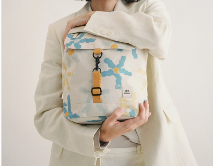 Scout Mini Backpack in Daisy Print